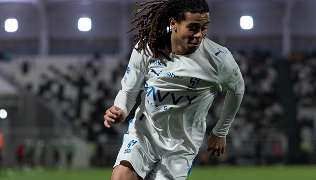 الهلال-يكشف-تفاصيل-إصابة-سايمون-ومستجدات-بنزيما-وتمبكتي-–-الدوري-السعودي-–-عالم-الرياضة