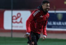 تريزيجيه-يقص-شريط-أهداف-الأهلي-أمام-المقاولون-برأسية-قوية.-فيديو-–-الدوري-المصري-–-عالم-الرياضة