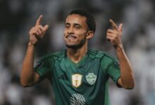 جونسالفيس-يثلج-صدر-الأهلي-بعد-إصابته-ضد-الهلال-–-الدوري-السعودي-–-عالم-الرياضة
