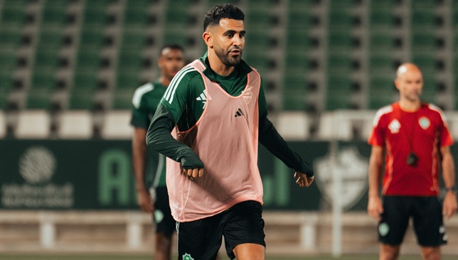 محرز-يشير-لتفوق-الأهلي-على-الهلال-بعد-وداع-كأس-الملك-–-الدوري-السعودي-–-عالم-الرياضة
