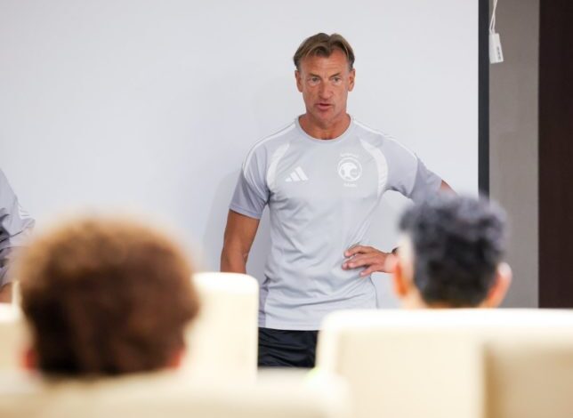 رينارد-يضع-بديل-سالم-الدوسري-في-المنتخب-السعودي-تحت-الانتظار-–-الدوري-السعودي-–-عالم-الرياضة