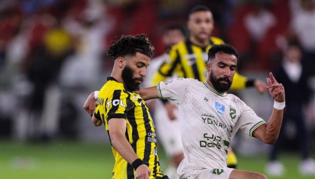 العبود-يقود-الاتحاد-للفوز-على-الحزم-بشق-الأنفس.-فيديو-–-الدوري-السعودي-–-عالم-الرياضة