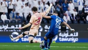 الهلال-يُكرم-الخلود-بنصف-دستة-أهداف-ويطارد-النصر-على-الصدارة-–-الدوري-السعودي-–-عالم-الرياضة