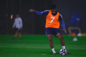 النصر-يحسم-موقف-كومان-ومارتينيز-من-خوض-مواجهة-الأخدود-–-الدوري-السعودي-–-عالم-الرياضة